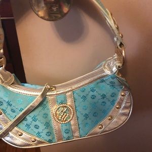 Women’s Roca wear purse